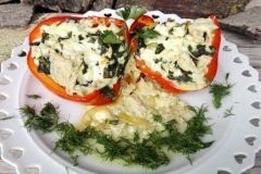 paprika-nadevena-sirom-i-zeljem