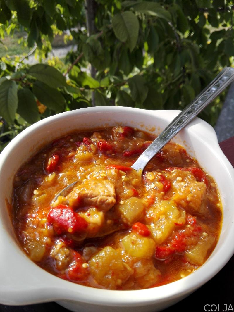 Meso i povrće sa belim vinom