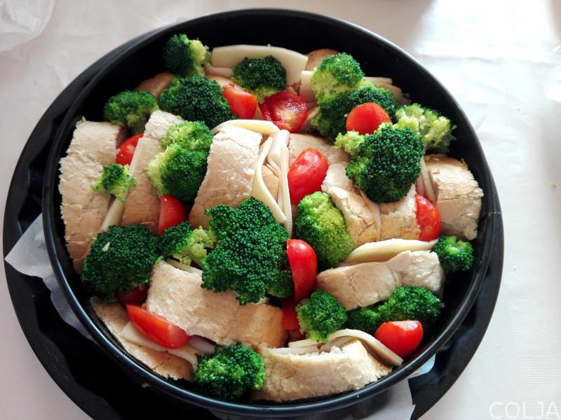 Brokoli i čeri paradajz