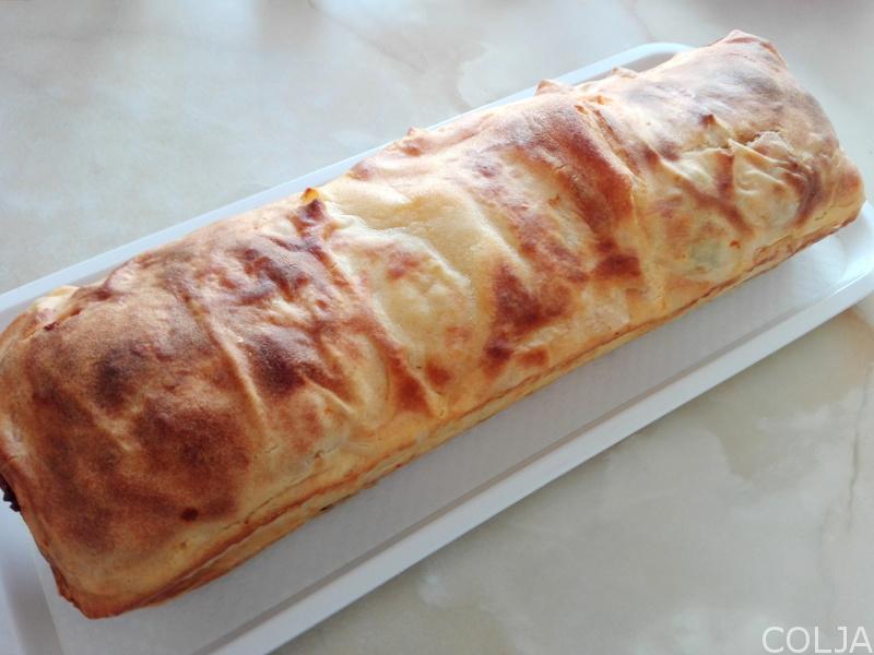 Cela pečena carska gibanica