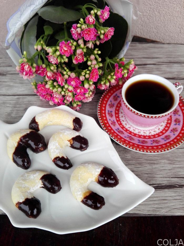 Kiflice sa pireom od jabuka 