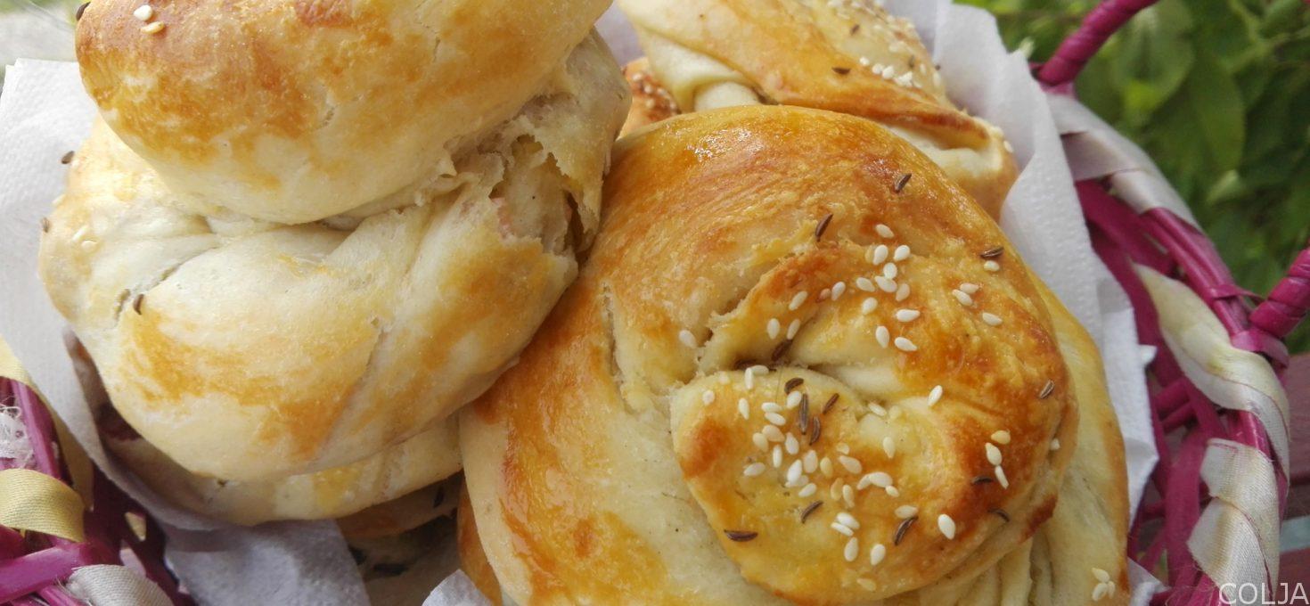 Zamotuljci sa slaninom i lukom