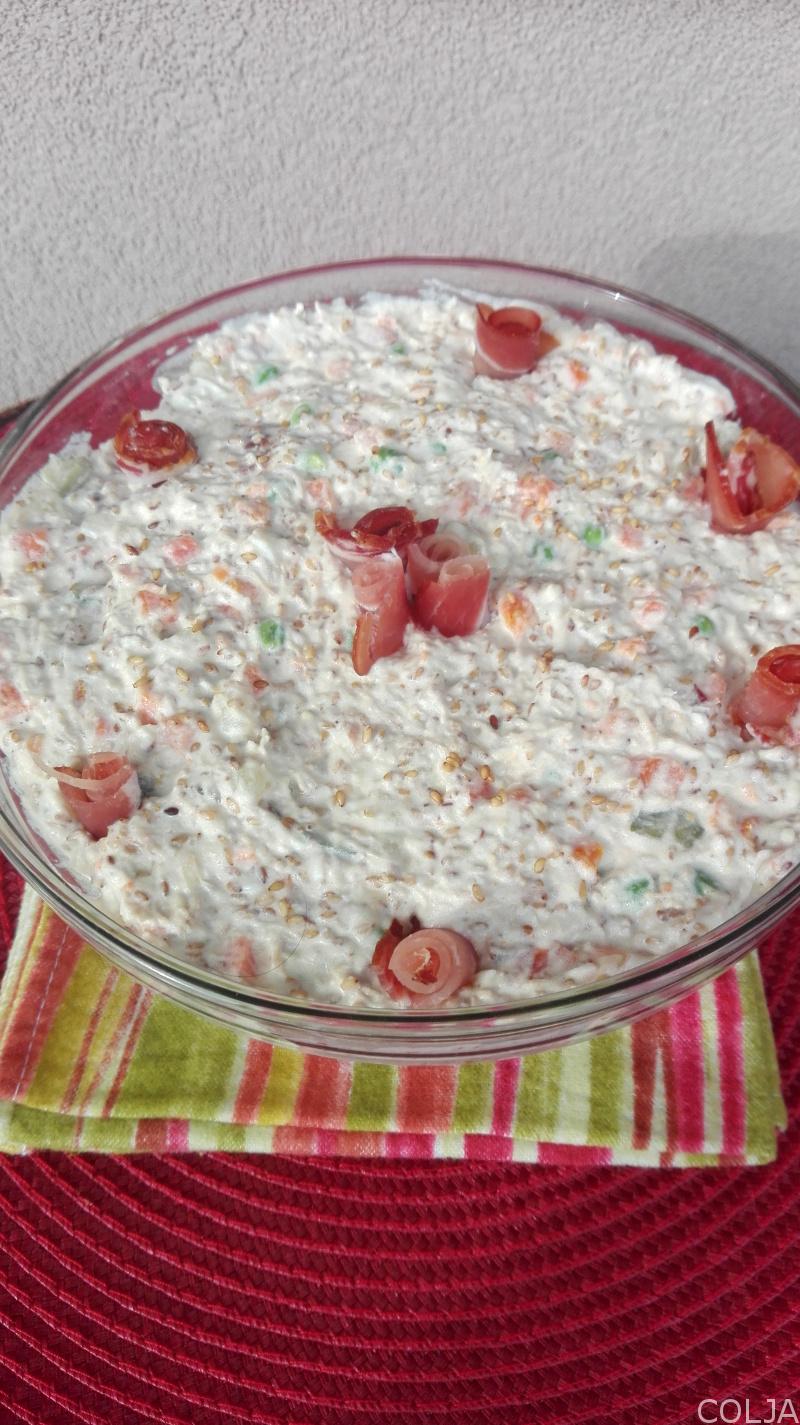 Salata sa susamom i piletinom