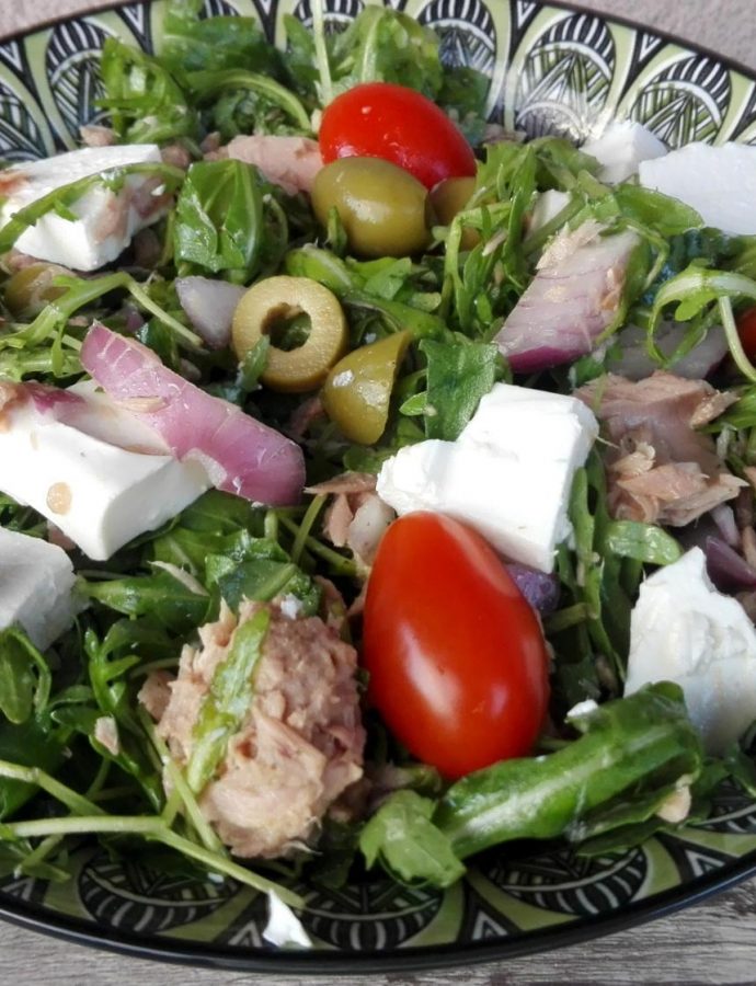 Salata sa tunjevinom i feta sirom
