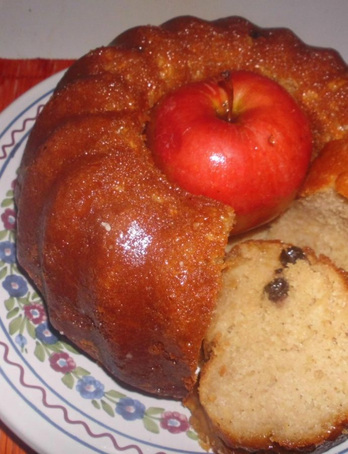 Kuglof sa jabukama i brusnicama