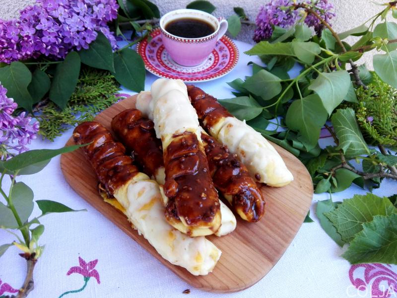 Gusenice sa belom i crnom čokoladom