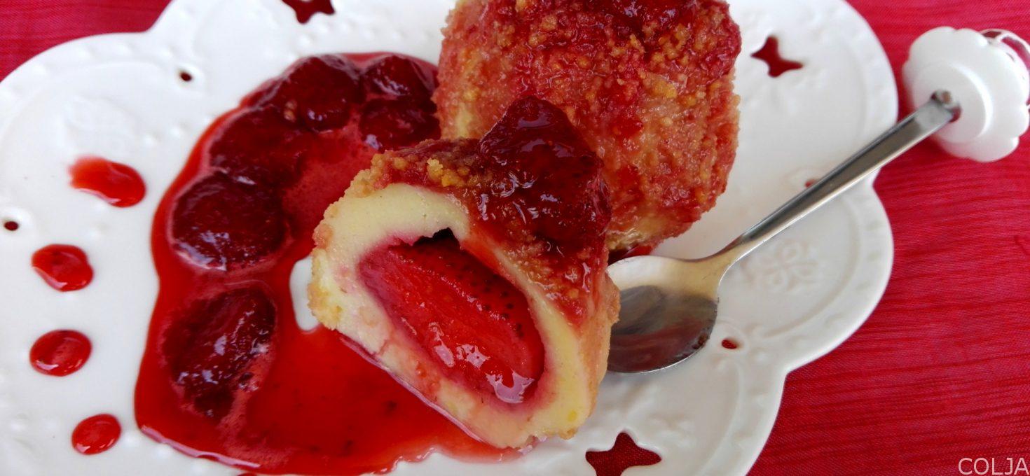 Knedle sa jagodama i prelivom