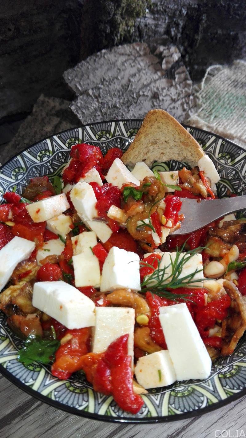 SALATA OD PEČENIH PAPRIKA I PATLIDŽANA
