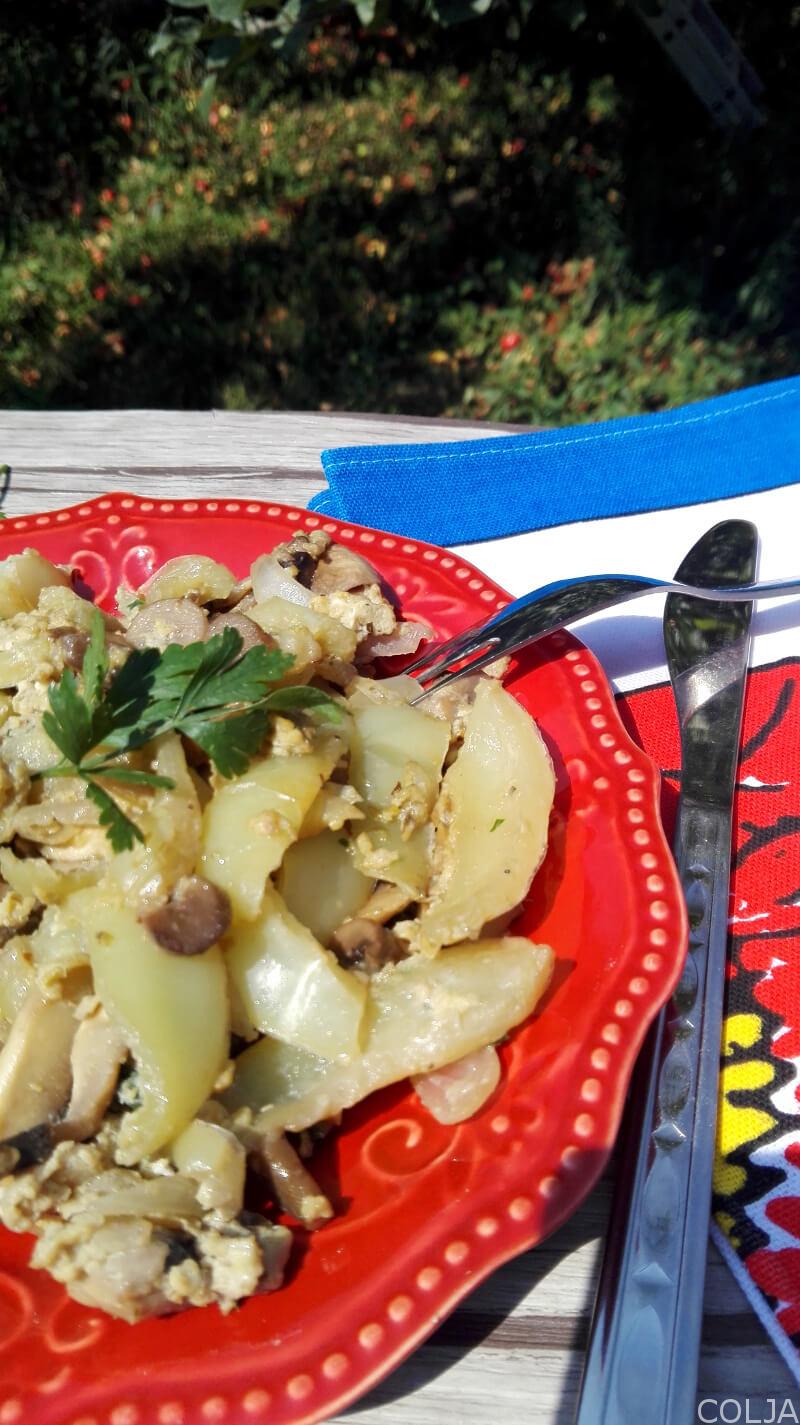 PRŽENE PAPRIKE I ŠAMPINJONI