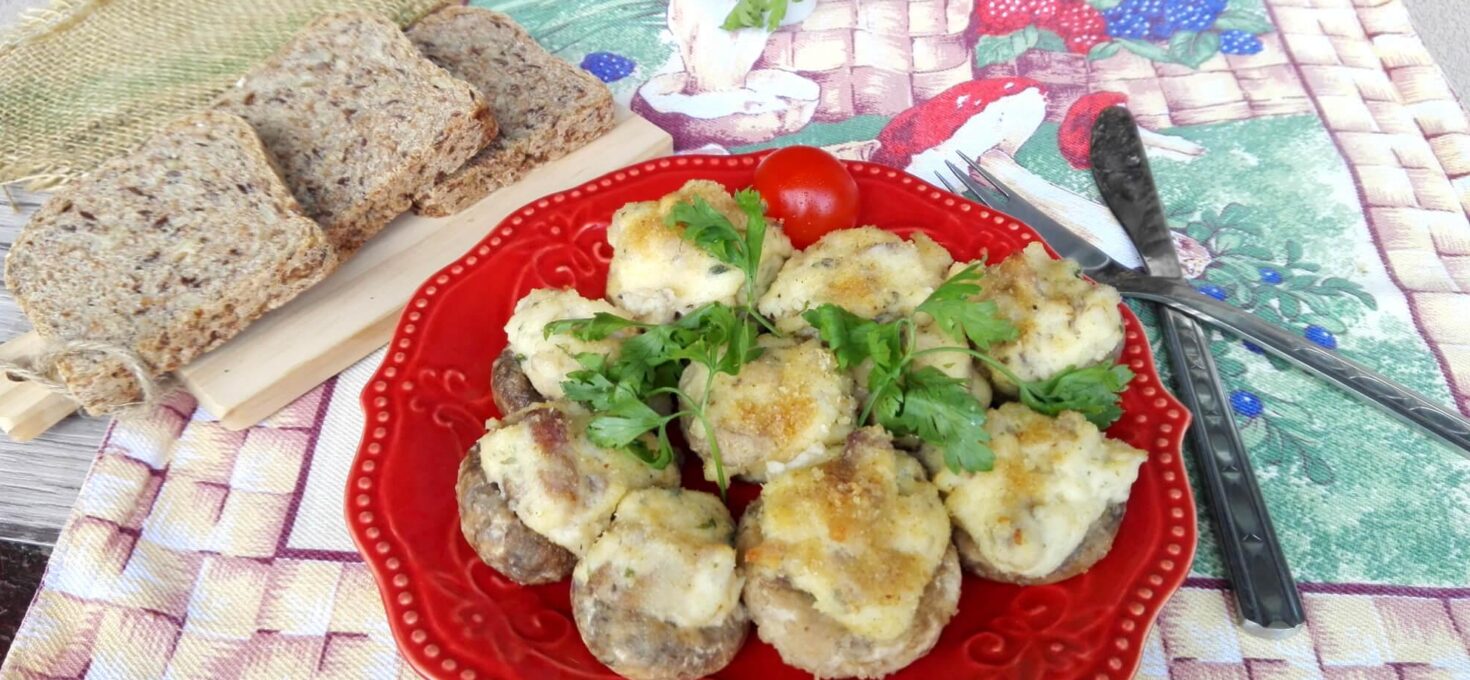 Šampinjoni punjeni bešamel sosom