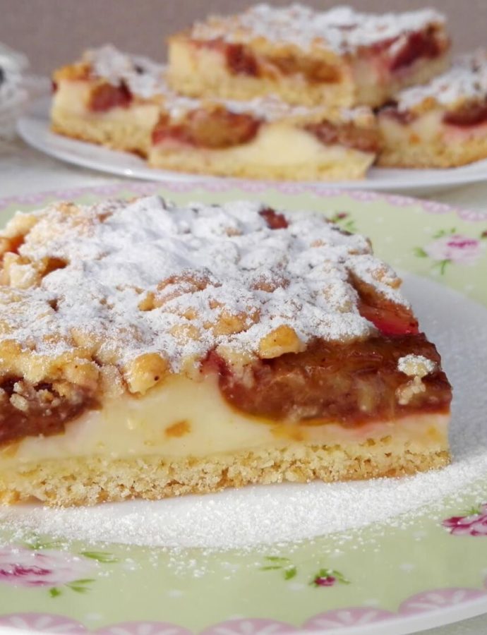 Kremasti kolač sa šljivama