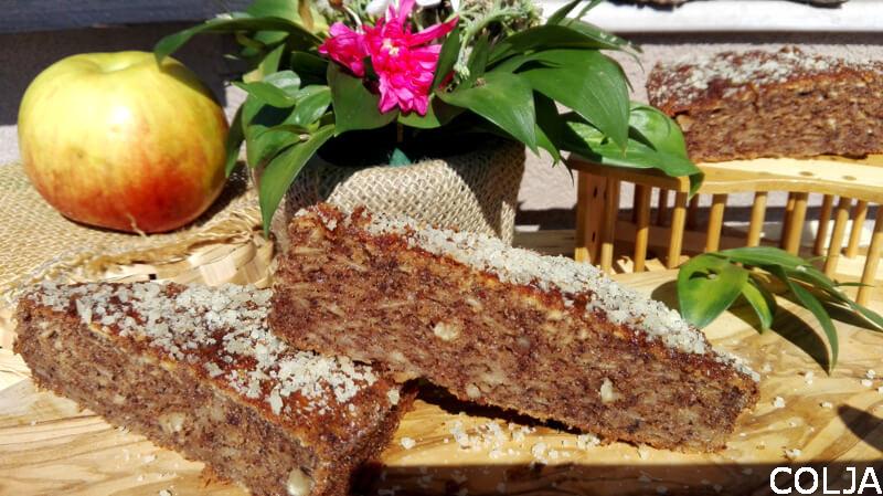 kolač sa jabukama i rogačem1