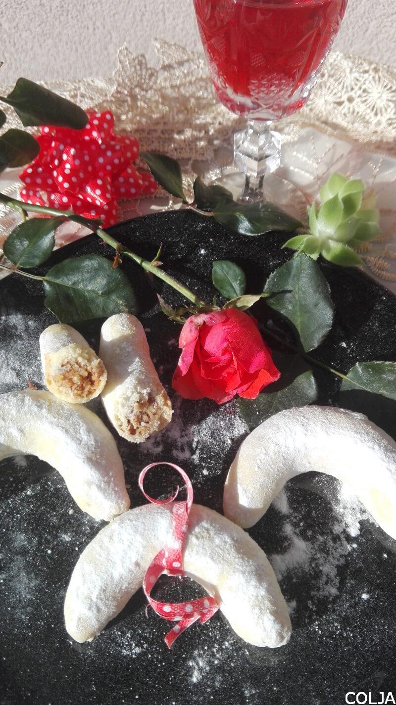 KIFLICE punjene pečenim lešnicima