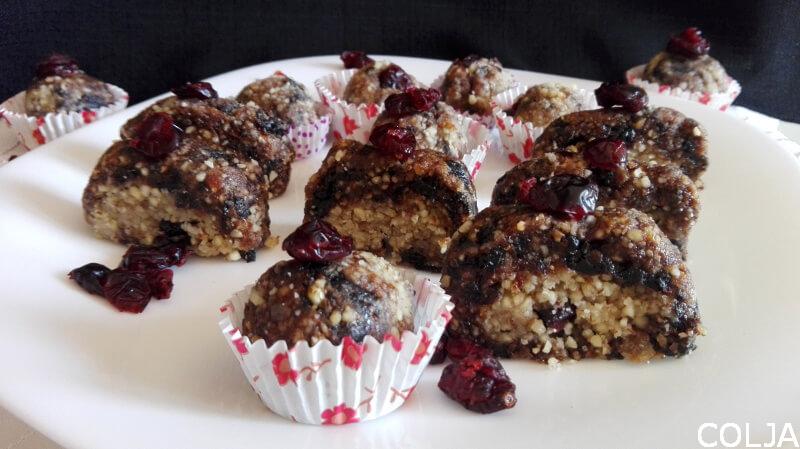 Kuglice i rolat sa šljivama