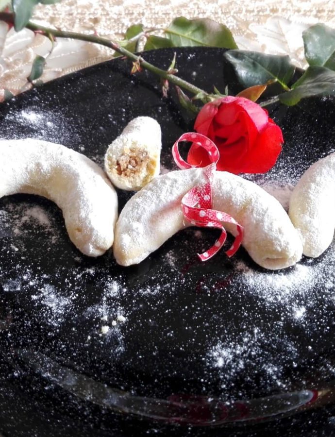 Kiflice punjene pečenim lešnicima