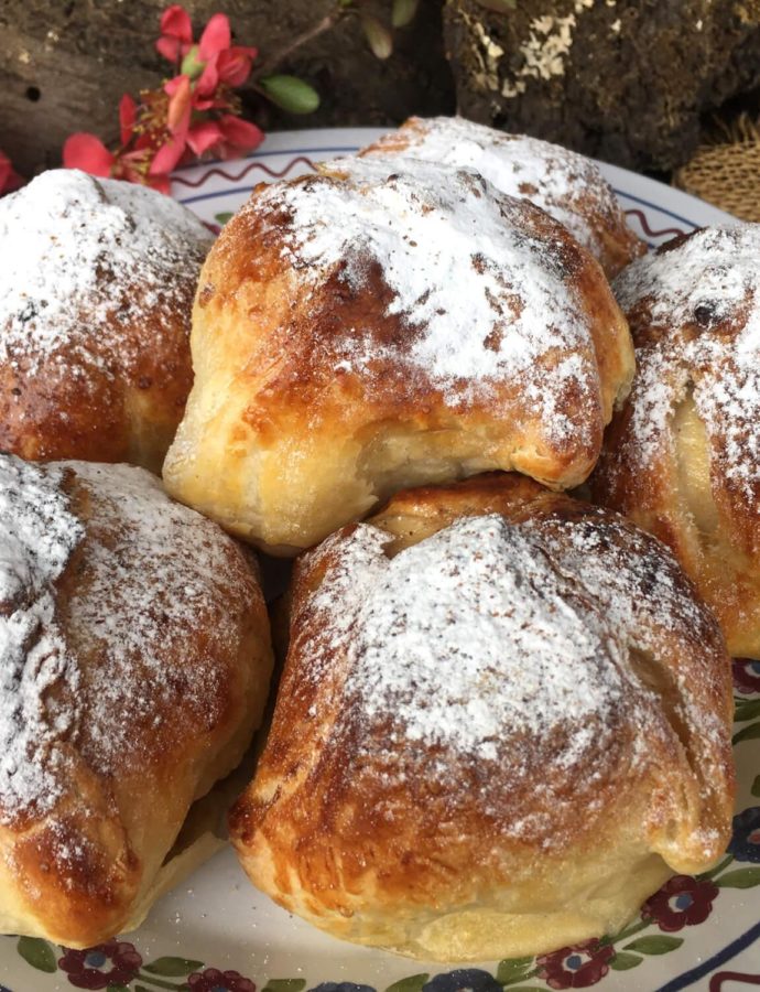 Punjene jabuke u lisnatom testu