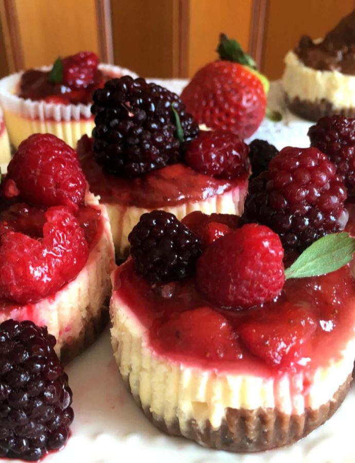 Cheesecake sa čokoladom i jagodama