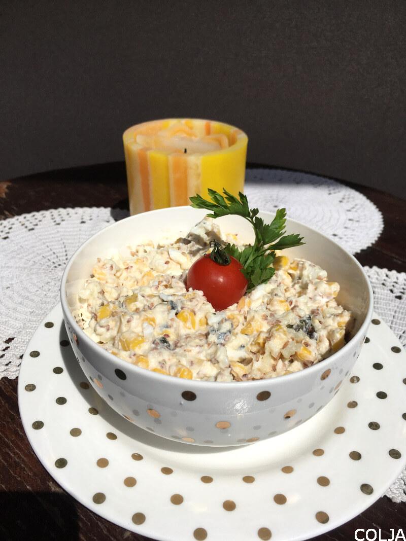 salata sa kukuruzom i susamom