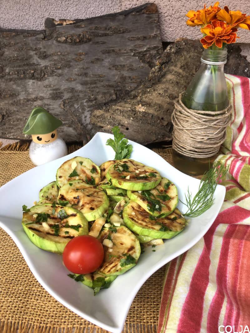 SALATA OD TIKVICA I SOJA SOSA